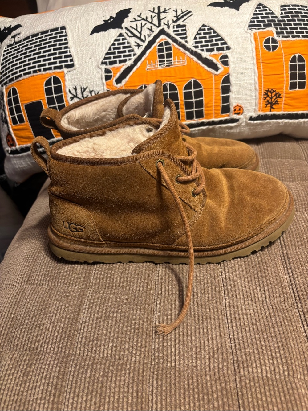 UGG Kids Chestnut Brown Suede Shearling Lace-Up Boots